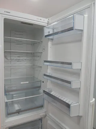 NEVERA COMBI BOSCH NO FROST ENERGÍA A+