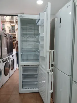 NEVERA COMBI BOSCH NO FROST ENERGÍA A+