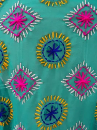 Kimono Corto India Artesanal Bordado con Flecos