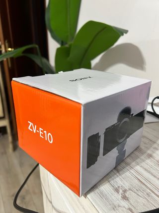 Cámara Sony ZV-E10 con OBJETIVO 16-50mm incluido.
