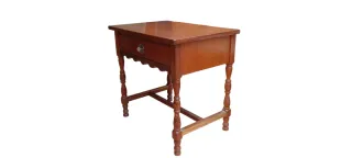 Mesita de noche de madera con cajón