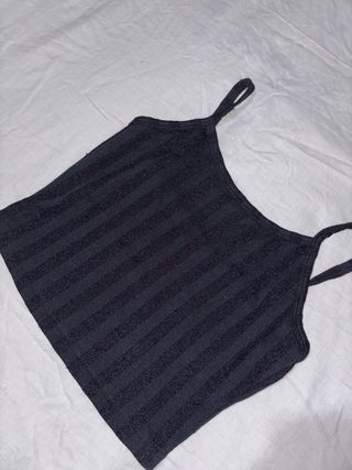 Top negro con tirantes