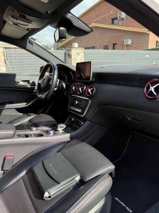 Mercedes-Benz Clase A45 AMG 2016 381cv GARANTIA !