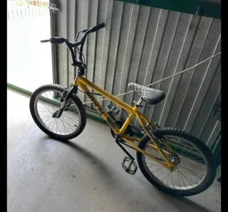 Bicicleta Mítical BMX Amarilla