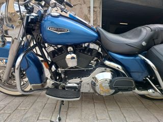 Harley-Davidson Road King Classic Azul