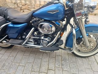 Harley-Davidson Road King Classic Azul