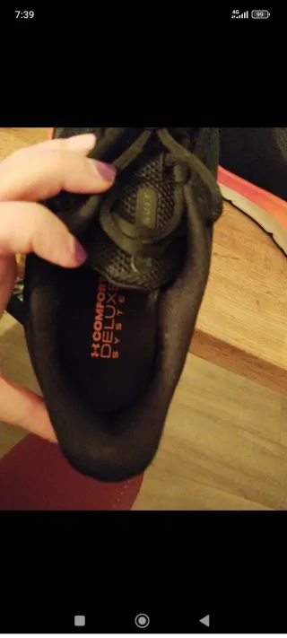 Zapatillas running UA Charged Pursuit 4