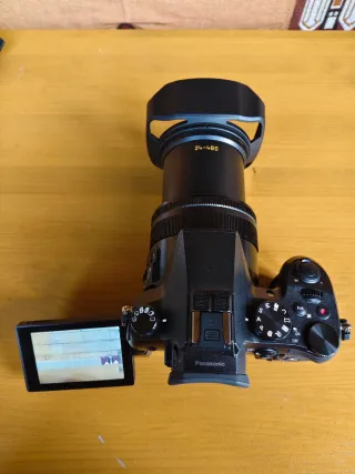 Fotocamera Panasonic Lumix DMC-FZ2000 4K Teleobiettivo