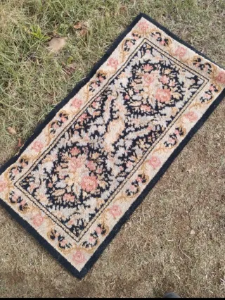 Tappeto di lana beige e rosa