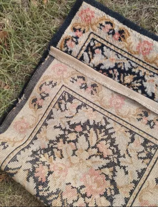 Tappeto di lana beige e rosa