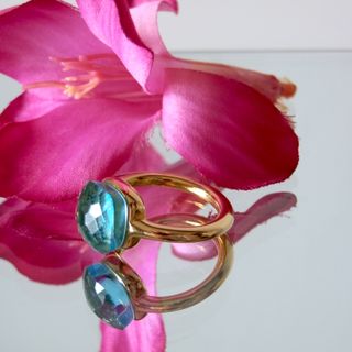 Anello in acciaio Pomellato blu e oro T8