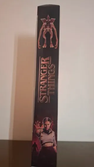 Bambola StrangerThings Holly Figure con musica