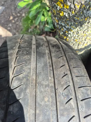 Llanta Volvo 225/50 R16 92W Michelin