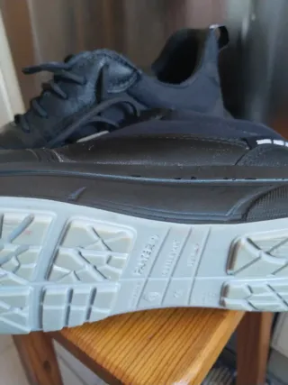Zapatos de seguridad U-Power negros y grises