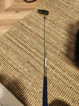 Palo de golf. Putter Cleveland Huntington Beach ⛱️