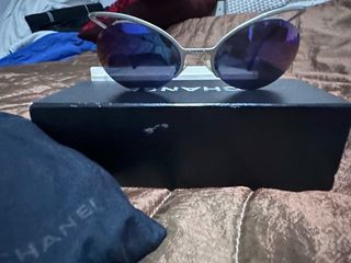 Gafas de Sol Chanel Plateadas y Azules.