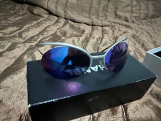 Gafas de Sol Chanel Plateadas y Azules.