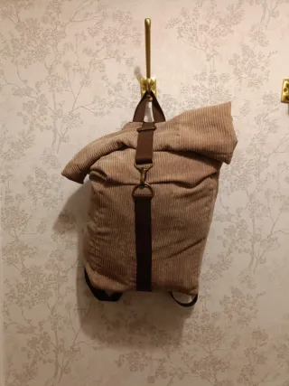 Mochila de pana beige hecha mano