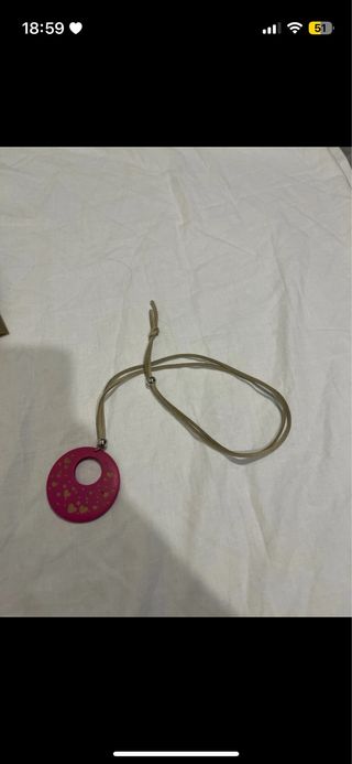 Collana con ciondolo ovale rosa