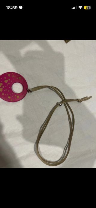 Collana con ciondolo ovale rosa