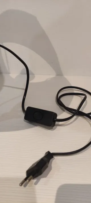 Lámpara de hierro forjado con pantalla beige