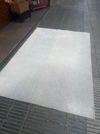 Alfombra beige claro
