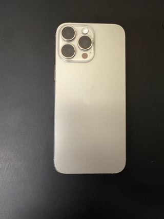 iPhone 16 Pro Max - Bateria 97%