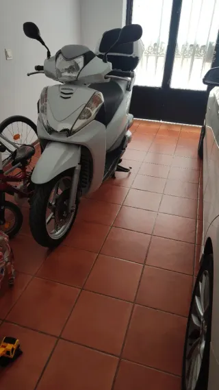 Honda SH 300i Scooter