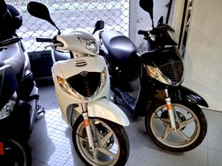 Honda SH 150 Scooter Automática