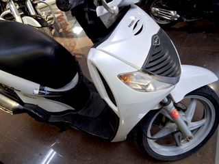 Honda SH 150 Scooter Automática