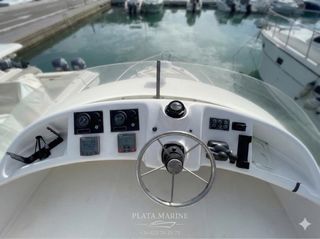 Barco Guy Bonnet 31 Flybridge - Cat.B 10 personas