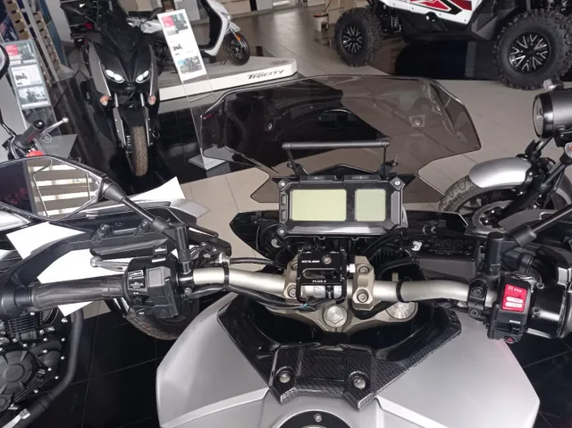 Yamaha MT-09 Tracer Touring Moto