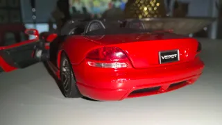 Dodge Viper SRT 10 1:18