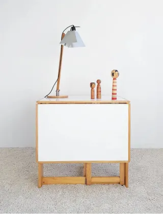 Mesa plegable HABITAT de haya y formica.