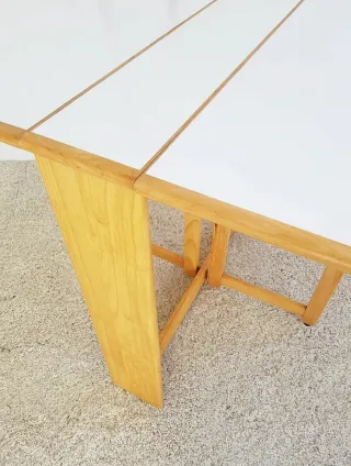 Mesa plegable HABITAT de haya y formica.