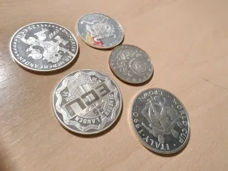 Lote de monedas de plata. (venta por peso de plata