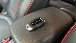 Hyundai Kona 1.6 GDI HEV Tecno Red DT 104 kW (141 CV)