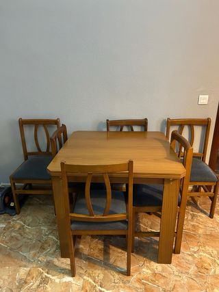 Tavolo da pranzo con 6 sedie