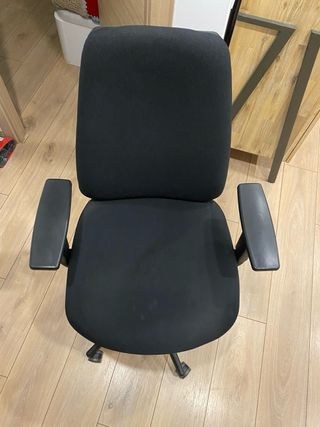 Silla de escritorio juvenil negra