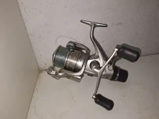 Carrete pesca Shimano Baitrunner 8000