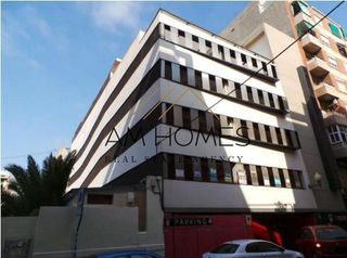 Garaje en venta en Mercado en Alicante