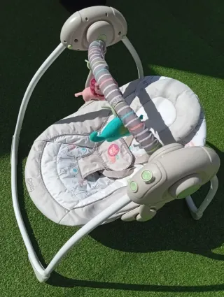 Columpio bebé con peluches