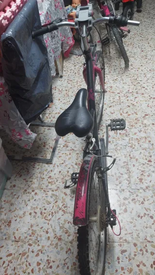 Bicicleta infantil B'TWIN 24 pulgadas con cesta