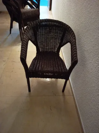 Sedie in vimini marroni