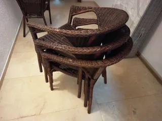 Sedie in vimini marroni