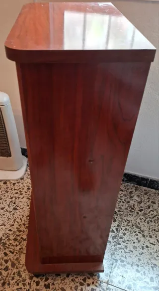 Estantería de madera para libros