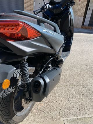 Yamaha XMAX 300cc gris Automática