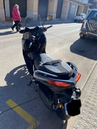 Yamaha XMAX 300cc gris Automática