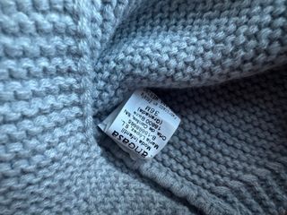 Gorro infantil Pangasa gris con pompón pelo natura