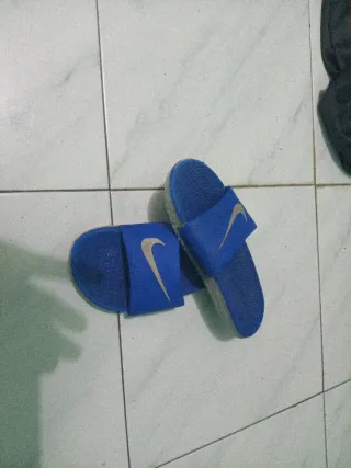 Chanclas Nike niño azul